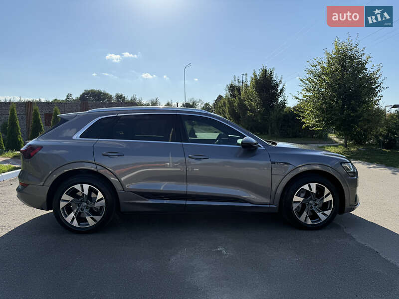 Внедорожник / Кроссовер Audi e-tron 2020 в Киеве