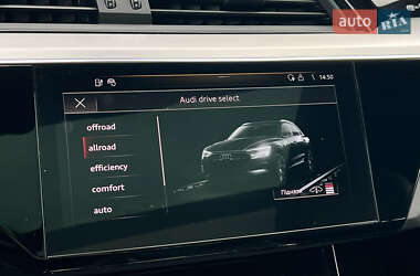Позашляховик / Кросовер Audi e-tron 2020 в 