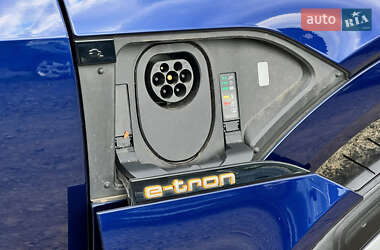 Позашляховик / Кросовер Audi e-tron 2020 в 