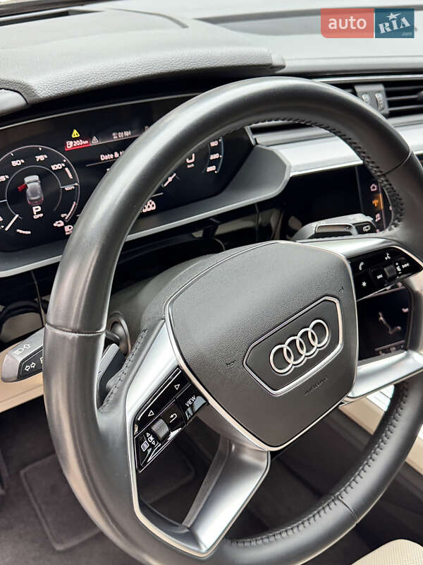 Внедорожник / Кроссовер Audi e-tron 2020 в Одессе