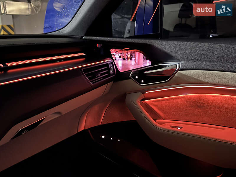 Внедорожник / Кроссовер Audi e-tron 2020 в Одессе