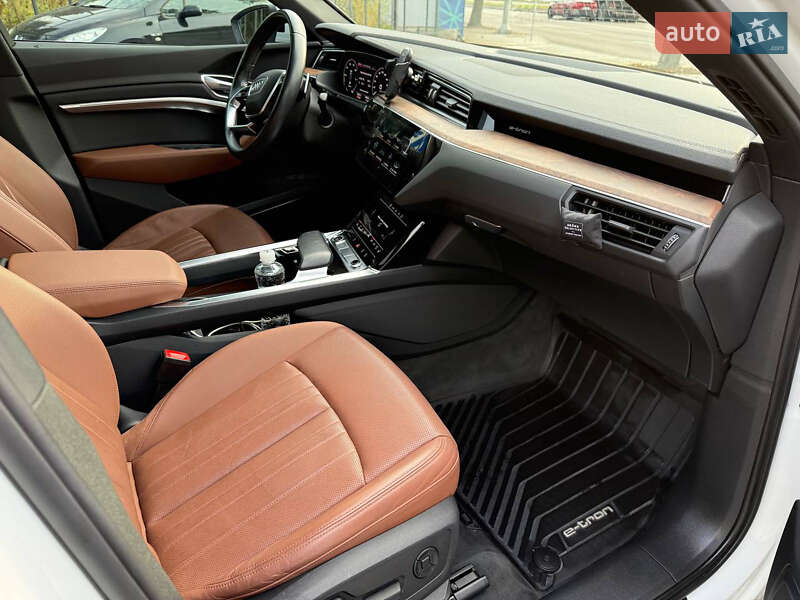 Внедорожник / Кроссовер Audi e-tron 2020 в Киеве фото 13 Внедорожник / Кроссовер Audi e-tron 2020 в Киеве