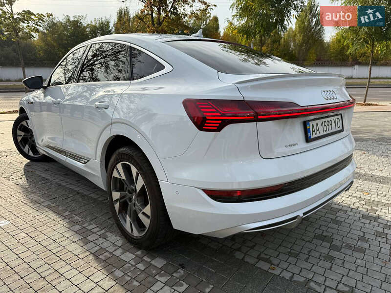 Внедорожник / Кроссовер Audi e-tron 2020 в Киеве фото 53 Внедорожник / Кроссовер Audi e-tron 2020 в Киеве