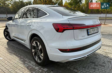 Внедорожник / Кроссовер Audi e-tron 2020 в 