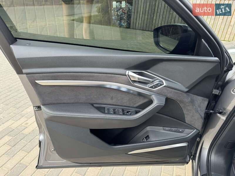 Внедорожник / Кроссовер Audi e-tron 2019 в Львове