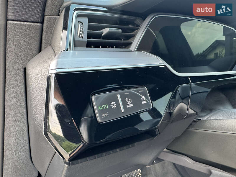 Внедорожник / Кроссовер Audi e-tron 2019 в Львове