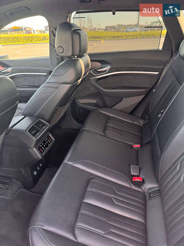 Внедорожник / Кроссовер Audi e-tron 2019 в Львове фото 12 Внедорожник / Кроссовер Audi e-tron 2019 в Львове