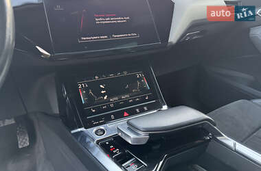 Позашляховик / Кросовер Audi e-tron 2020 в 