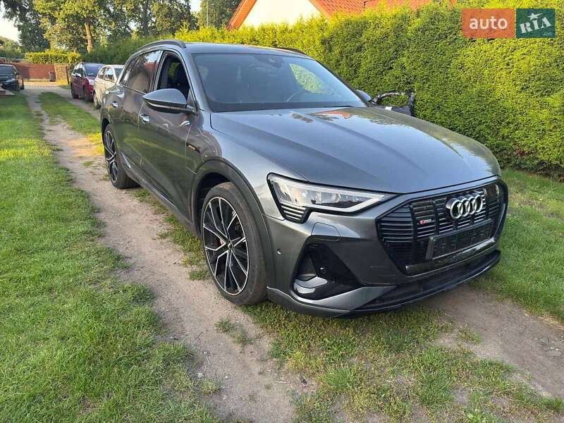 Audi e-tron 2019