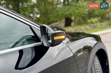 Позашляховик / Кросовер Audi e-tron 2020 в 