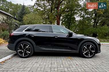 Позашляховик / Кросовер Audi e-tron 2020 в 