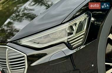 Позашляховик / Кросовер Audi e-tron 2020 в 