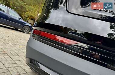 Позашляховик / Кросовер Audi e-tron 2020 в 