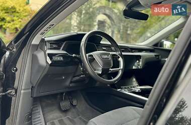 Позашляховик / Кросовер Audi e-tron 2020 в 