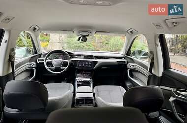 Позашляховик / Кросовер Audi e-tron 2020 в 
