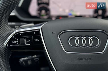 Позашляховик / Кросовер Audi e-tron 2022 в 