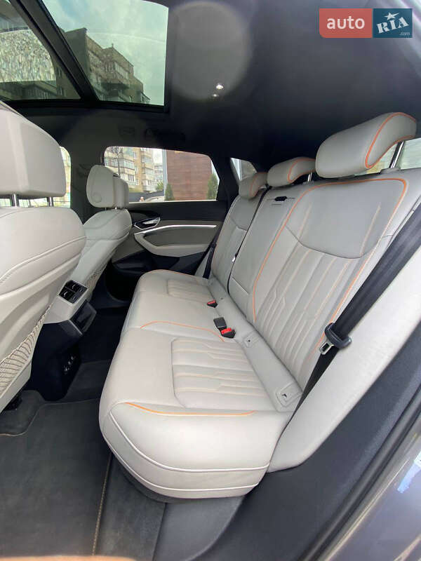 Внедорожник / Кроссовер Audi e-tron 2019 в Ивано-Франковске