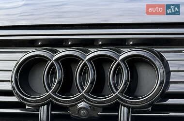 Внедорожник / Кроссовер Audi e-tron 2022 в 