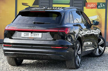 Внедорожник / Кроссовер Audi e-tron 2022 в 