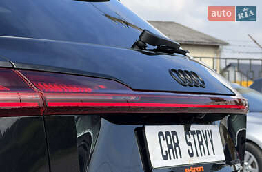 Внедорожник / Кроссовер Audi e-tron 2022 в 