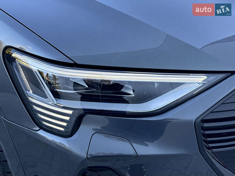 Позашляховик / Кросовер Audi e-tron 2022 в Мукачевому