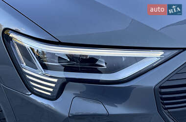 Внедорожник / Кроссовер Audi e-tron 2022 в 