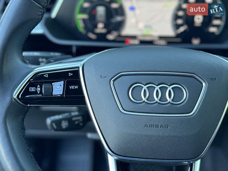 Позашляховик / Кросовер Audi e-tron 2022 в Мукачевому