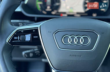 Внедорожник / Кроссовер Audi e-tron 2022 в 