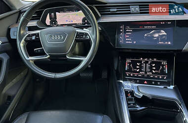 Внедорожник / Кроссовер Audi e-tron 2019 в 