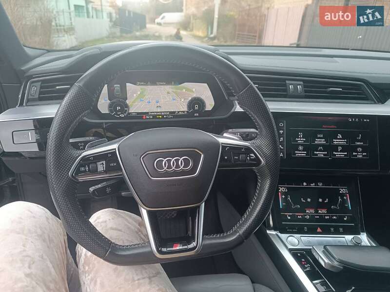 Audi e-tron 2019
