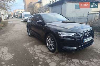 Внедорожник / Кроссовер Audi e-tron 2019 в 