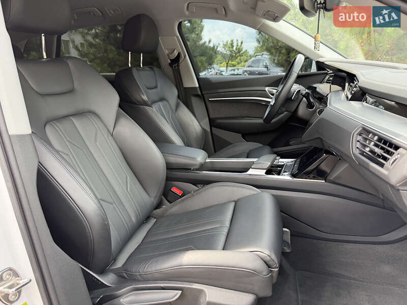 Позашляховик / Кросовер Audi e-tron 2021 в Рівному фото 35 Позашляховик / Кросовер Audi e-tron 2021 в Рівному