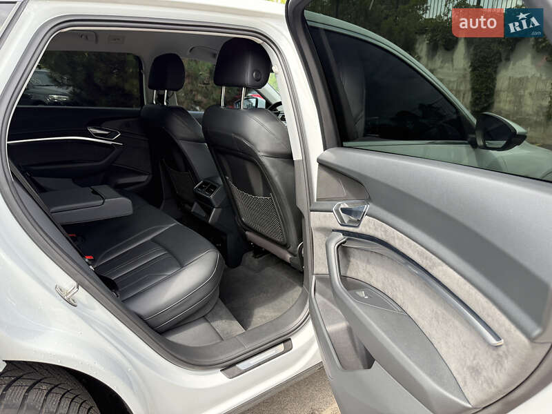 Позашляховик / Кросовер Audi e-tron 2021 в Рівному фото 40 Позашляховик / Кросовер Audi e-tron 2021 в Рівному