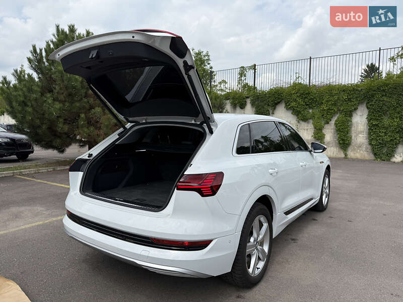 Позашляховик / Кросовер Audi e-tron 2021 в Рівному фото 51 Позашляховик / Кросовер Audi e-tron 2021 в Рівному