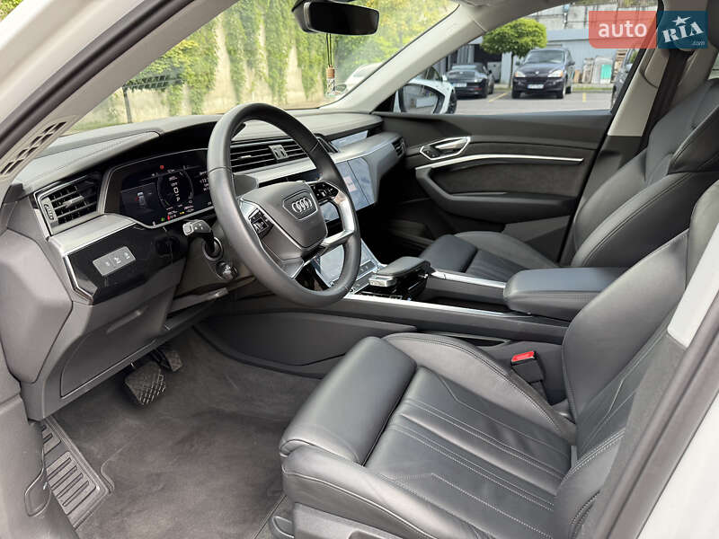Позашляховик / Кросовер Audi e-tron 2021 в Рівному фото 64 Позашляховик / Кросовер Audi e-tron 2021 в Рівному