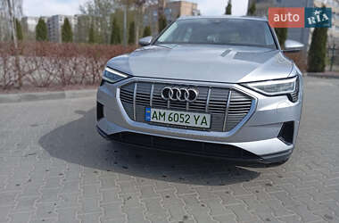 Внедорожник / Кроссовер Audi e-tron 2019 в 
