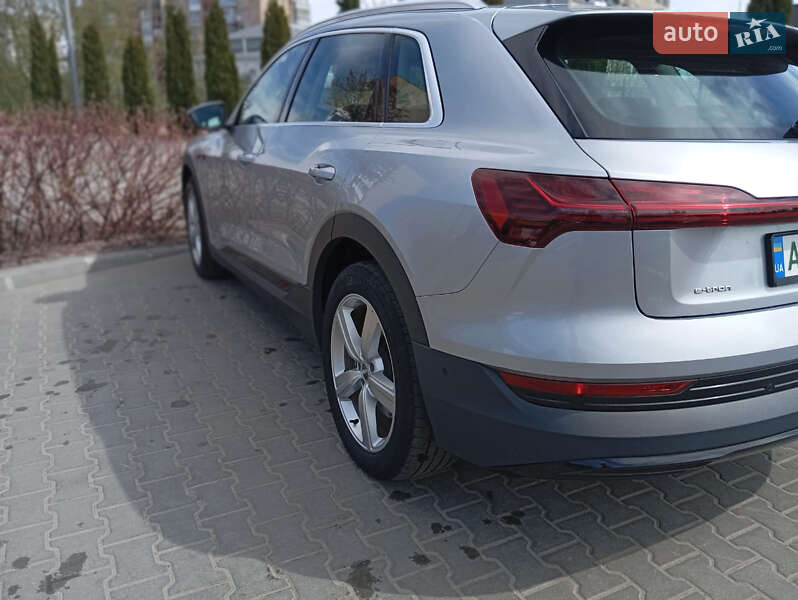 Позашляховик / Кросовер Audi e-tron 2019 в Житомирі фото 16 Позашляховик / Кросовер Audi e-tron 2019 в Житомирі