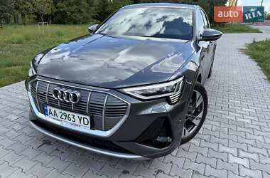 Позашляховик / Кросовер Audi e-tron 2021 в 