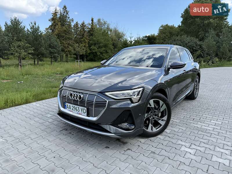 Внедорожник / Кроссовер Audi e-tron 2021 в Киеве