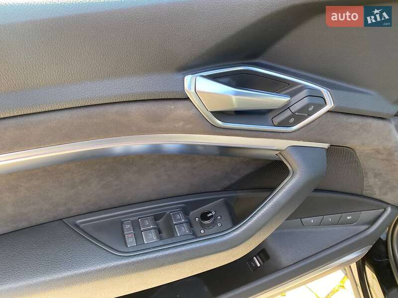 Внедорожник / Кроссовер Audi e-tron 2019 в Львове