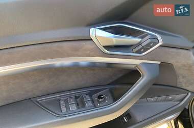 Внедорожник / Кроссовер Audi e-tron 2019 в 