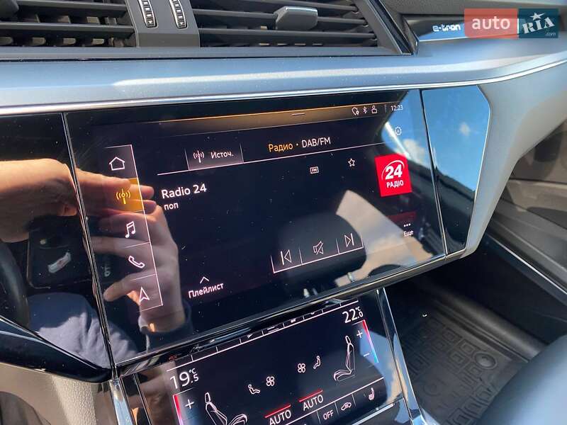 Внедорожник / Кроссовер Audi e-tron 2019 в Львове