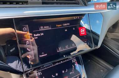 Внедорожник / Кроссовер Audi e-tron 2019 в 