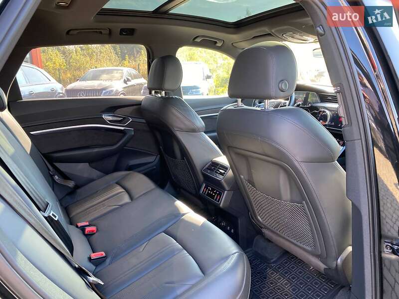 Внедорожник / Кроссовер Audi e-tron 2019 в Львове