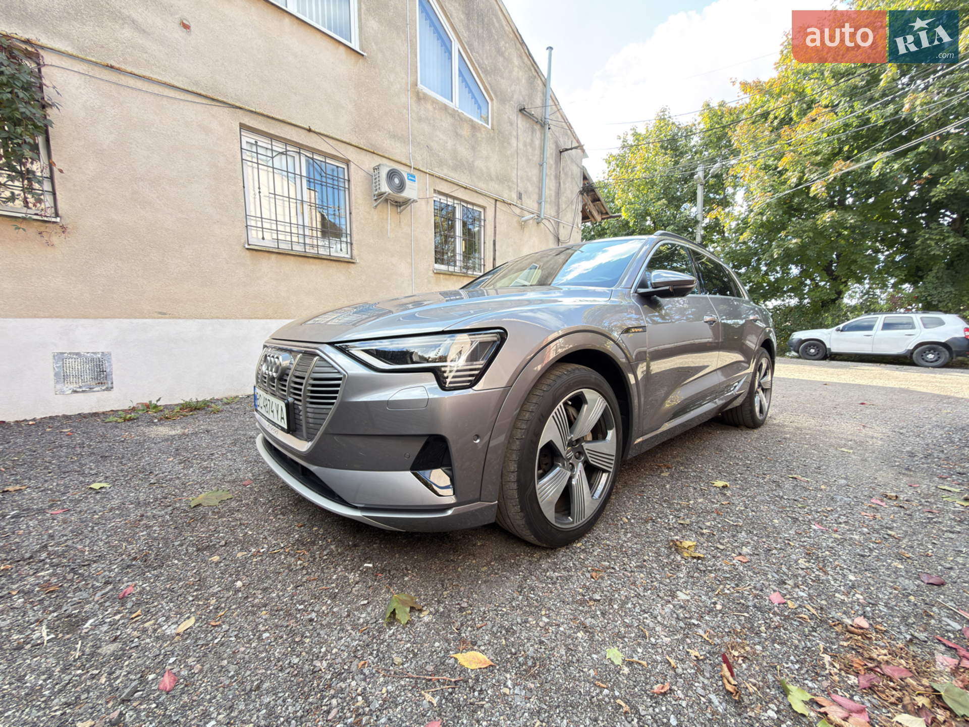 2019 Audi e-tron - мініатюра 2