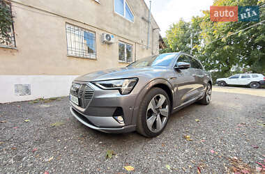 Внедорожник / Кроссовер Audi e-tron 2019 в 