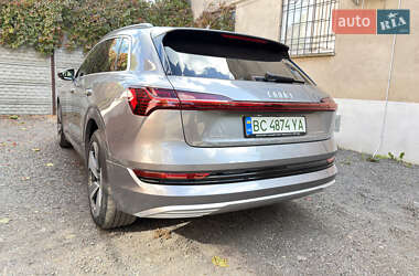 Внедорожник / Кроссовер Audi e-tron 2019 в 
