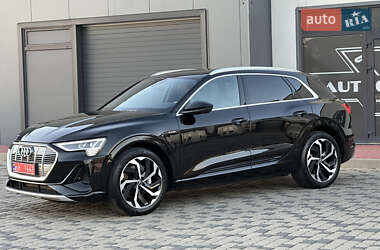 Внедорожник / Кроссовер Audi e-tron 2021 в 