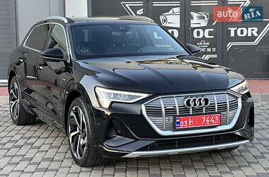 Внедорожник / Кроссовер Audi e-tron 2021 в 