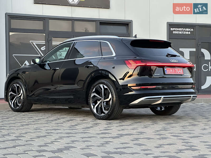 Позашляховик / Кросовер Audi e-tron 2021 в Мукачевому